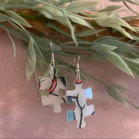 Handmade plastic puzzle earrings - Picture 3 of 10